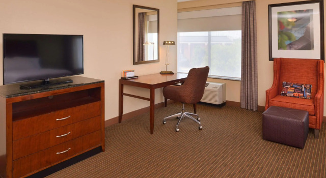 Четырёхместный номер Standard Hilton Garden Inn White Marsh