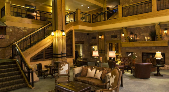 Grand Summit the Best Location in Canyons Village Save 20% on 7 Nights, Забронировать Отель Отели Парк-Сити с парковкой, рядом с Полет над каньонами, Парковка