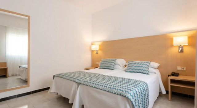 Двухместный номер Hotel Riutort