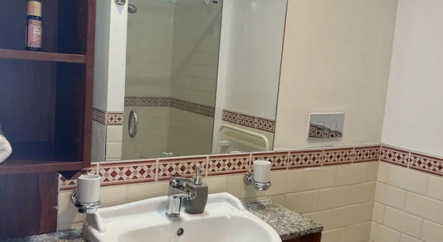 Апартаменты Deluxe Seaview Waterfront Hotel Apt