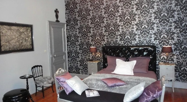 Номер Standard с балконом Manoir le Louis XXI