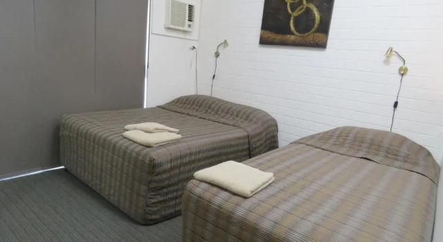 Апартаменты Emerald Gardens Motel & Apartments