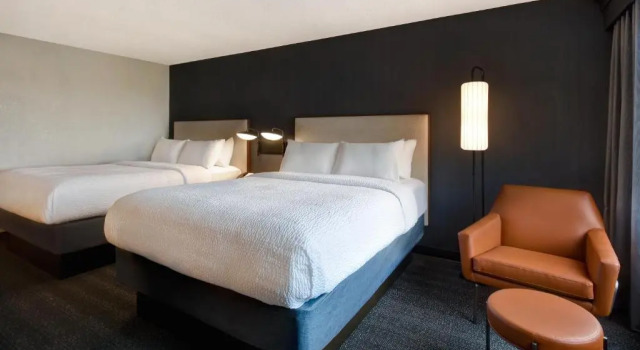 Четырёхместный номер Standard Courtyard by Marriott Cincinnati Airport