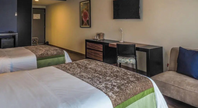 Четырёхместный люкс Deluxe Sawari Hotel