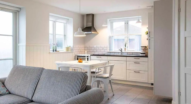 2 Bedrooms Cottage Hjerting Badehotel