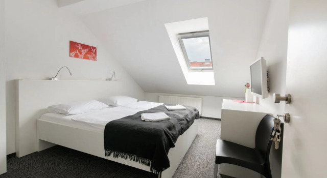 Tia Apartments and Rooms