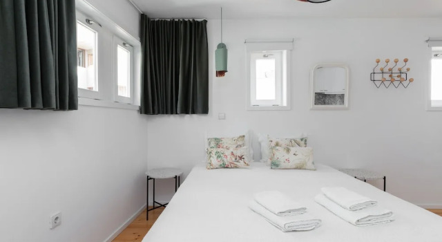 Студия Business Porto Historical Center Apartments