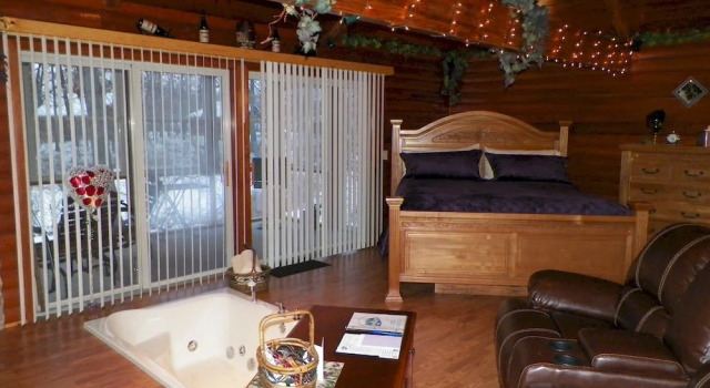 Serenity Springs - Michigan City, Забронировать Отель Мичиган-Сити Indiana Dunes National Lakeshore