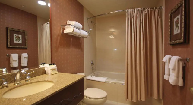 Четырёхместный номер Standard The Inn and Spa at East Wind