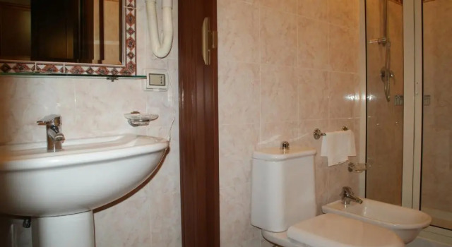 Camera Standard Hotel Gresi