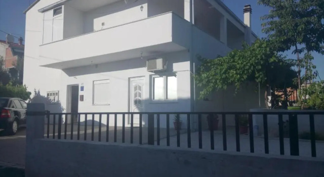 Apartments Bruna Trogir, Varaa Huoneisto Hotellit Split-Dalmatia pysäköinnillä, Pysäköinti