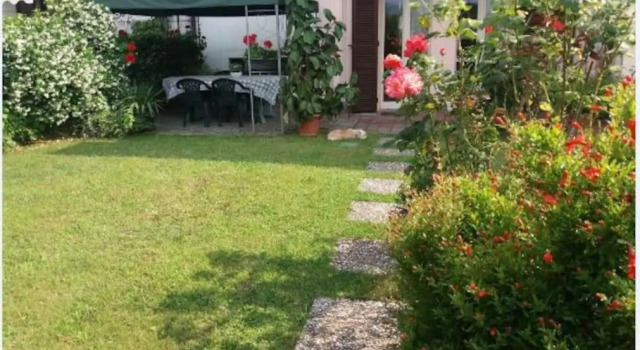 Cozy flat with garden in Franciacorta & Iseo Lake, Buchen Sie Ferienwohnung Hotels in Iseosee mit Parkplatz, Parkplätze
