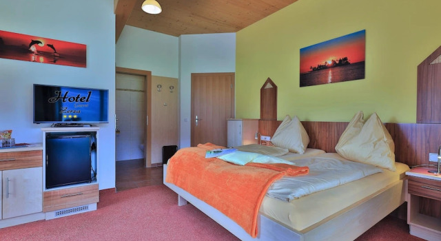 Двухместный номер Superior с балконом и с видом на горы Hotel Garni Zerza