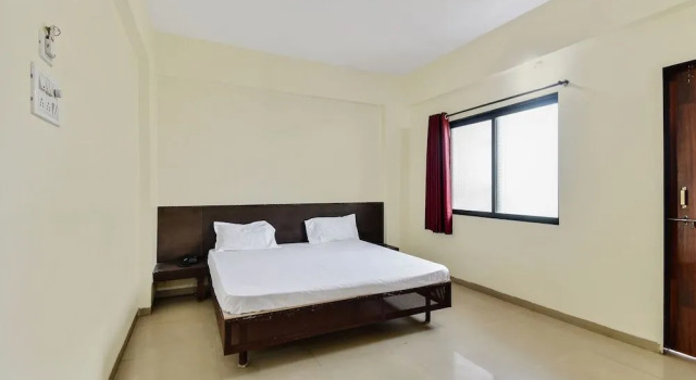 SPOT ON 48663 Hotel Sai Balaji, Забронировать Отель Ширди штат Махараштра, рядом с Железнодорожный вокзал Сайнагар
