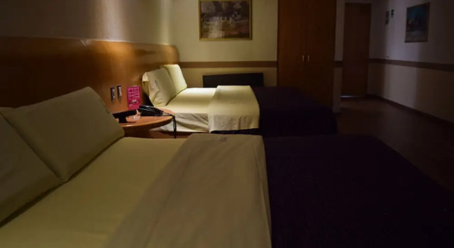 Четырёхместный номер Standard Hotel & Suites La Marquesa