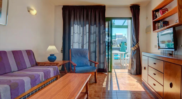 Apartamentos las Acacias, Забронировать Апартаменты/квартира Отели Канарских островов с бассейном, Бассейн