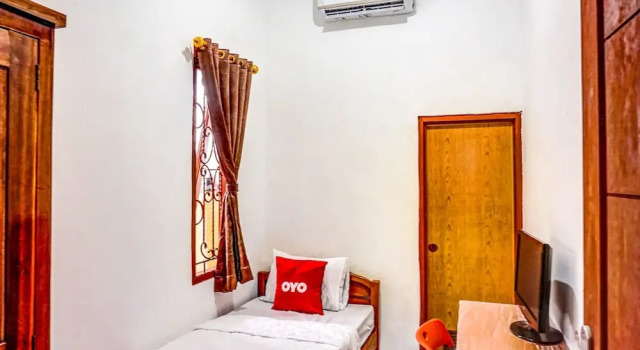 Номер Standard OYO 90846 Guesthouse Bintaro Asri Syariah