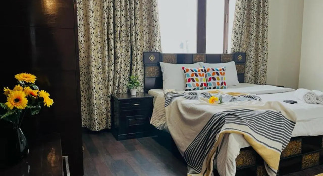 Bluo 1Bhk Defence Colony Mkt - Balcony, Parking