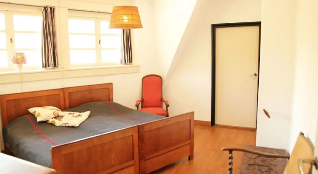 Monumental Mansion With a Warm Ambience in Natural Area Voornse Dunes, Book Hotel Oostvoorne Zuid-Holland