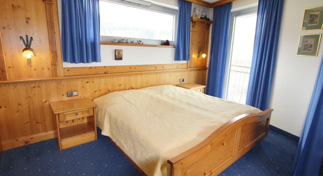 Charming Apartment in Maria Alm With Balcony, Rezerwuj Apartament Hotele w Salzburg z parkingiem, Parking