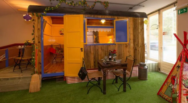 Indoor City Camping Alkmaar