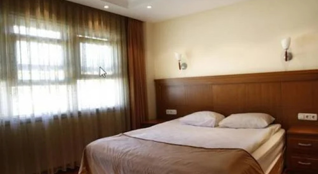 Miranda Garden Hotel, Rezerwuj Hotel Hotele w Polonezkoy z basenem, Basen