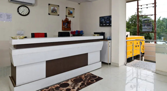Hotel Metro Stays-Couple Friendly