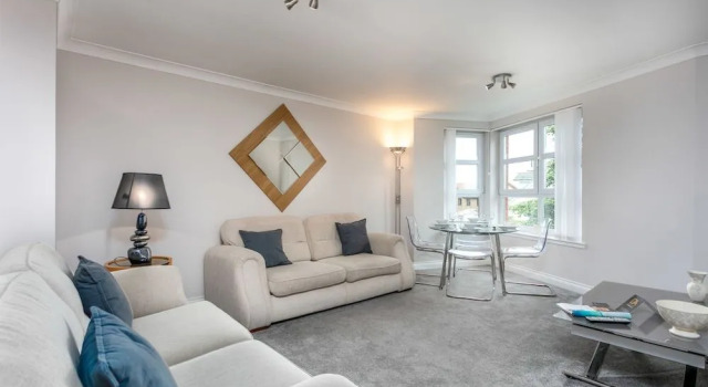 Elms Way - Donnini Apartments