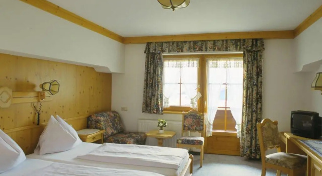 Двухместный номер Standard с балконом Kaiserhotel Neuwirt