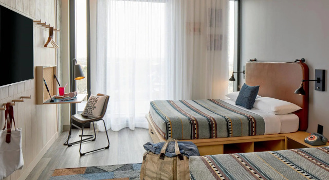 Четырёхместный номер Standard Moxy Columbus Short North