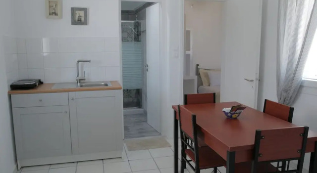 Коттедж с балконом и с видом на море Sofias House