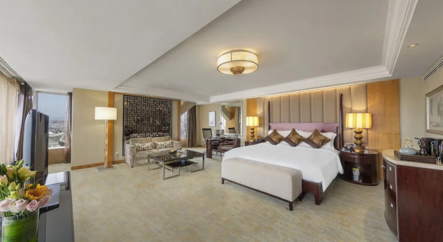 Двухместный клубный полулюкс Dining Area InterContinental Chengdu Century City by IHG