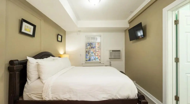 Southern Palms by Brightwild Pool Parking, Забронировать Дом для отпуска Виллы Ки-Уэст, рядом с Harry S Truman Little White House, Вилла