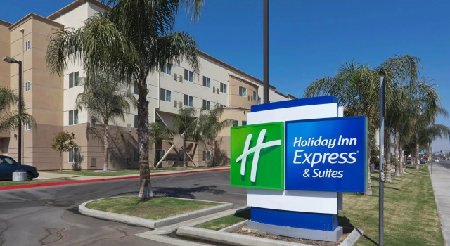 Двухместный люкс Holiday Inn Express and Suites Bakersfield Central by IHG