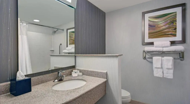 Номер Standard Courtyard by Marriott Raynham