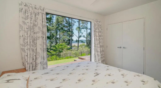 Treetop Bach - Whangamata Holiday Home, Забронировать Отель Уангамата Coromandel Peninsula
