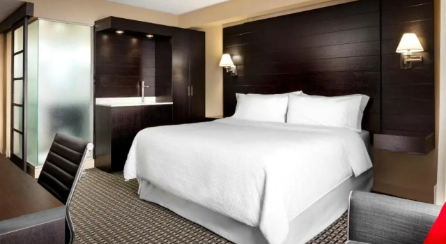 Двухместный номер Standard Four Points by Sheraton Mississauga Meadowvale