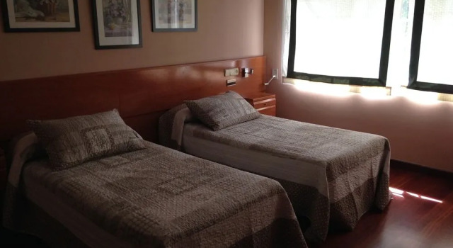 Hostal La Frontera, Забронировать Гостевой дом Феррол Artabro Gulf, рядом с Собор Святого Юлиана