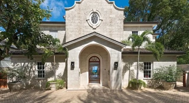 Latitude 4 Bedroom Villa, Rezervovat Vila Chaty v Speightstown, Chalupa