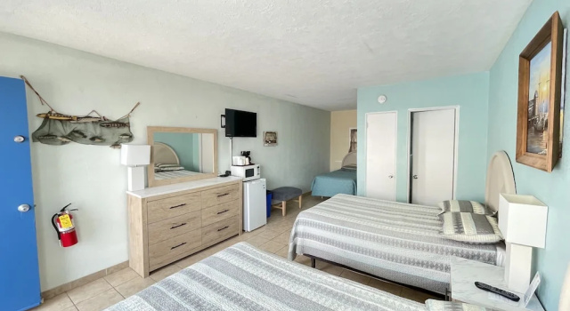 Пятиместный номер Standard Beach Colony Motel