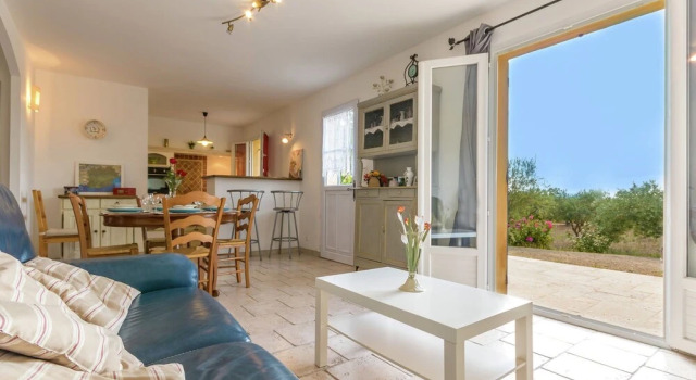 Detached Holiday Home Near the Truffle Capital of Aups, With a Shared Swimming Pool, Забронировать Отель Отели и гостиницы Опс, Отель