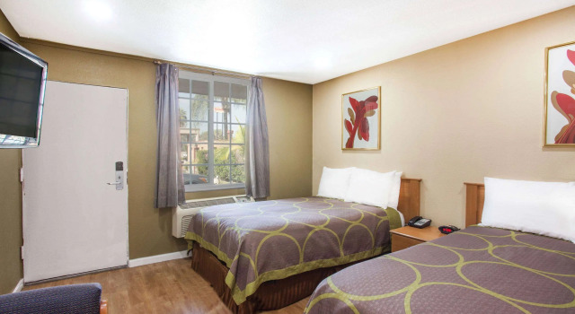 Super 8 by Wyndham Redlands/San Bernardino