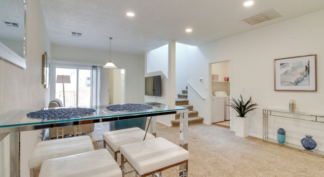 4 Mi to Unm: Convenient Albuquerque Townhome!, Varaa Huoneisto Albuquerque New Mexico