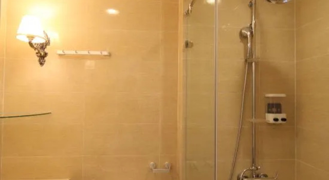 Кровать в общем номере с видом на море Hotel Bayview