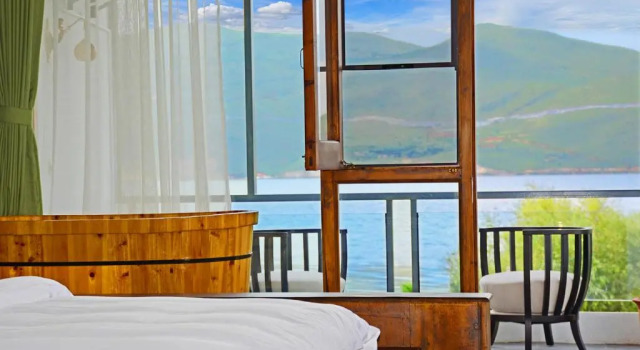 Двухместный номер Standard с балконом и с видом на море The Corner Seaview Hotel