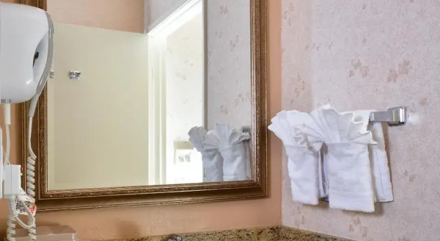 Семейный номер Standard с 2 комнатами Lamplighter Inn & Suites at SDSU