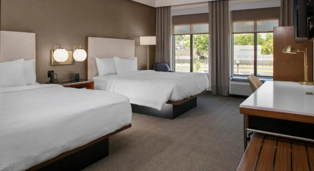 Четырёхместный номер Standard с видом на город Courtyard by Marriott Thomasville Downtown