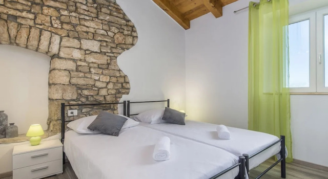 Beautiful Stone House with Large Garden And Private Pool, Varaa Hotelli Selina Istria