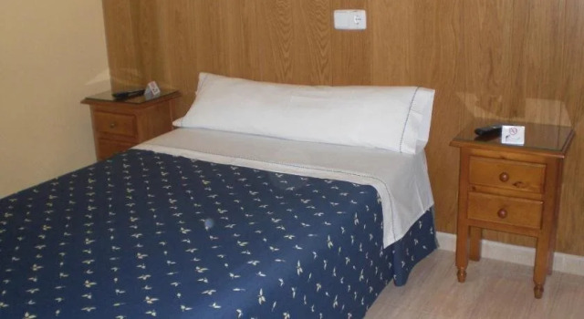 Pension Casado, Boek Hotel Madrid Community of Madrid, in de buurt van Edificio Grassy