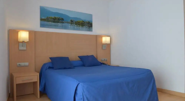 Трёхместный номер Standard с балконом Hotel del Port